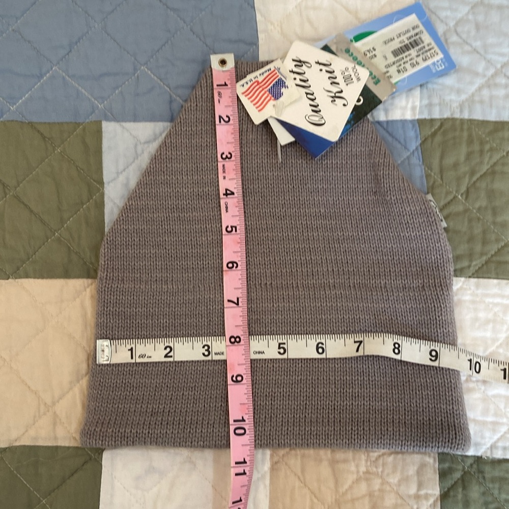 NWT Igloos wool beanie. - Picture 4 of 5